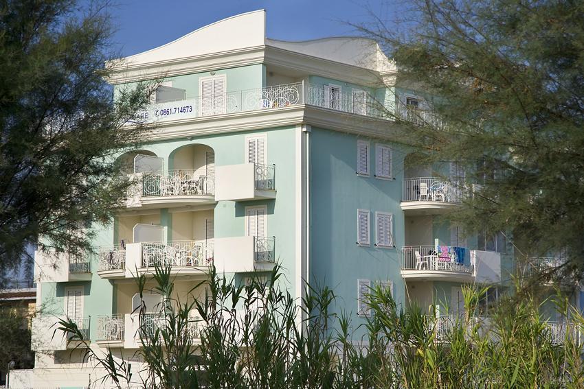 Residence Blumare Martinsicuro Eksteriør billede